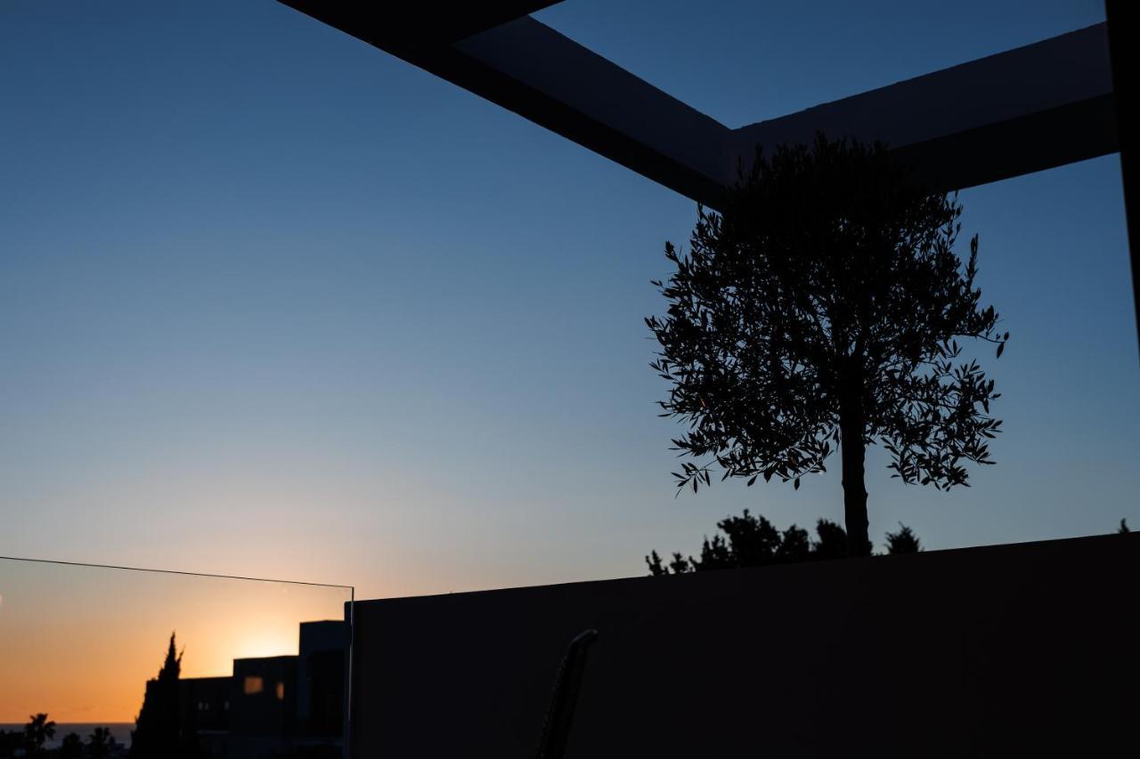 Regency Boutique Hotel Holiday Suites Paphos Esterno foto
